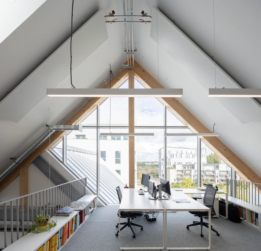 ANGERS StationA┬®HugoHe╠übrard BD33